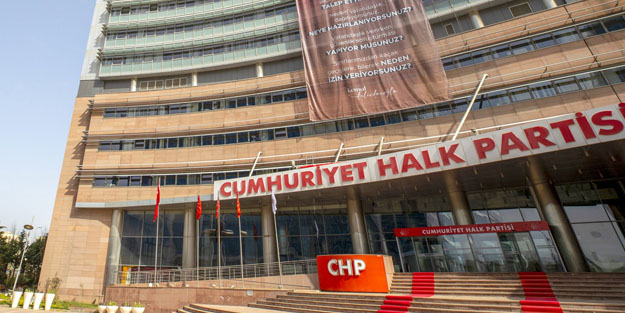 CHP'DE ORTALIK KARIŞTI BAŞKANLAR GÖREVDEN ALINDI