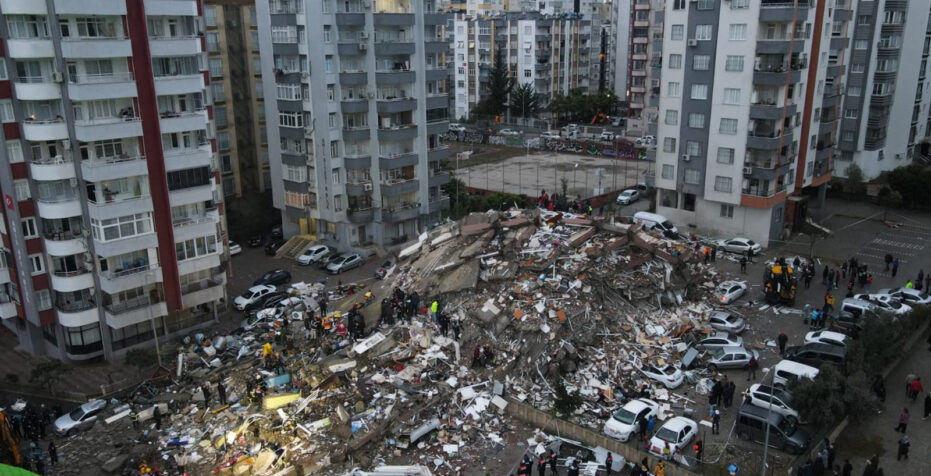 DEPREM ACI BİLANÇOSU ORTAYA ÇIKTI İŞTE AÇIKLANAN SON ÖLÜ YARALI SAYISI!