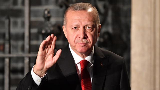 ERDOĞAN SAAT 20.23'TE PAYLAŞTI TÜRKİYE O İSMİ KONUŞUYOR!