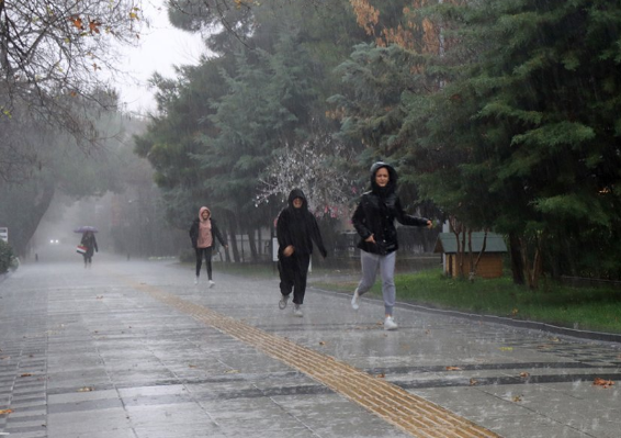 İLLER AÇIKLANDI SICAKLIK SERT DÜŞECEK YOĞUN KAR YAĞIŞI GELİYOR