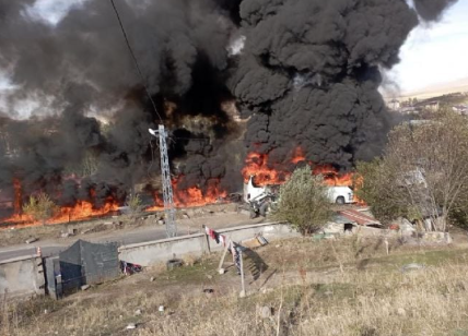 TANKER VE YOLCU OTOBÜSÜ KAFA KAFAYA ÇARPIŞTI